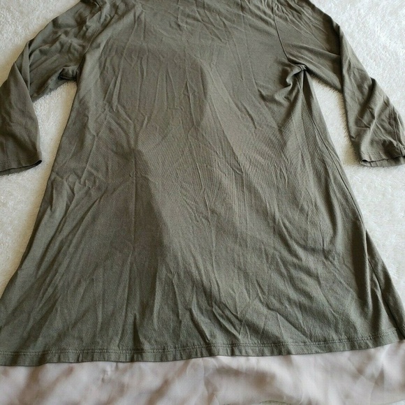 Logo Instant Chic 3/4 Sleeve Light Open Front Top - Picture 2 of 6